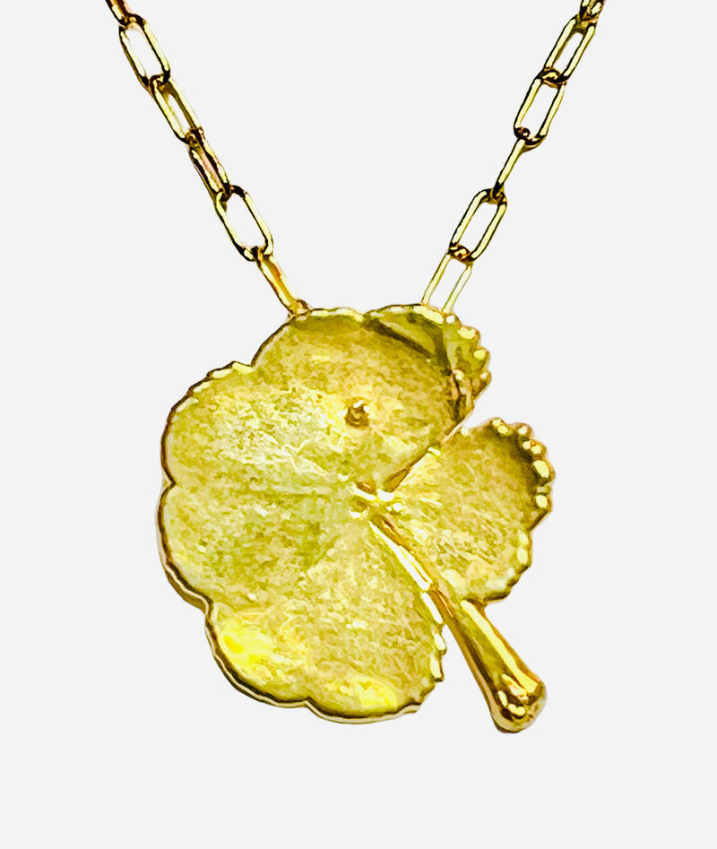 Four-Leaf Clover Pendant Necklace (2 Metal Options)