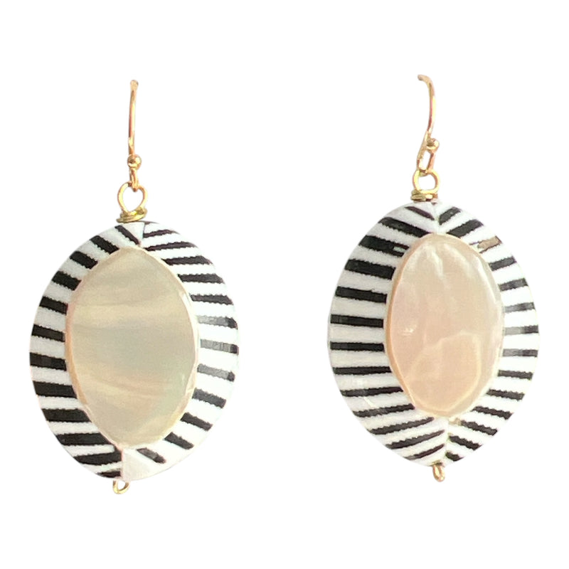 Zigzag Shell Earring