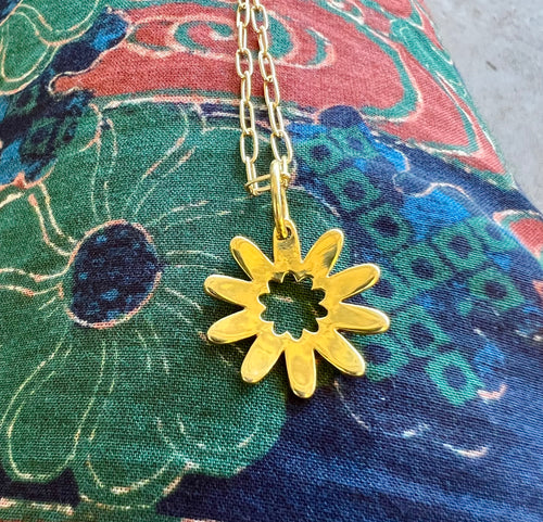 Daisy Pendant Necklace
